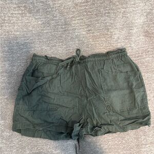 Universal Thread Olive Cargo Shorts